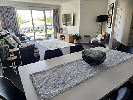 Two-Bedroom Apartment - Seahorse