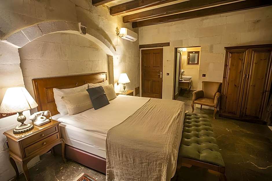 Artemis Cave Suites - Adults Only