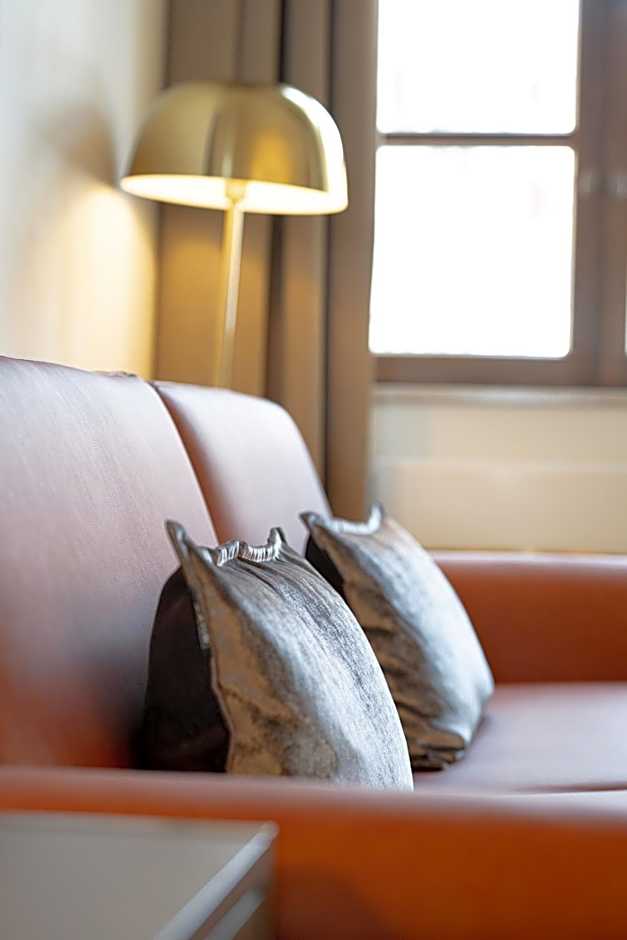 Maxim Suites by Elias Holl