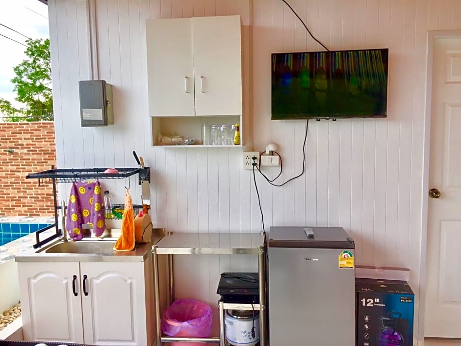 Poonisavilla ????????????