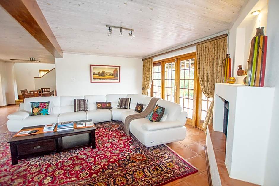 Hoyohoyo Koeltehuis Farm Lodge