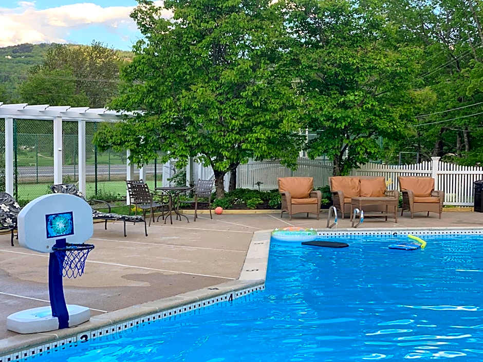 The Lodge at Jackson Village