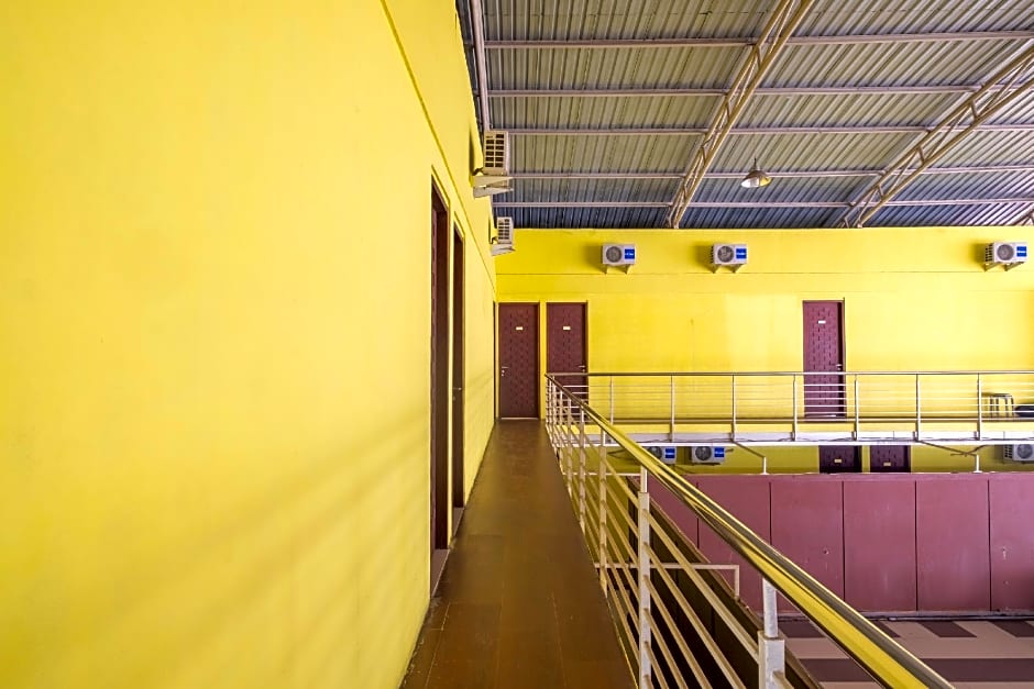 Capital O 1973 Guest House Toserba Selamat Syariah Pelabuhan Ratu