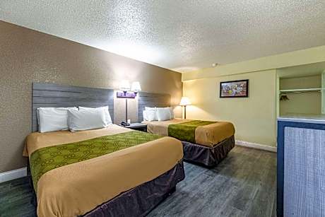 2 QUEEN BEDS NONSMOKING