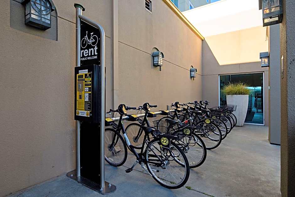 Embassy Suites by Hilton Monterey Bay-Seaside
