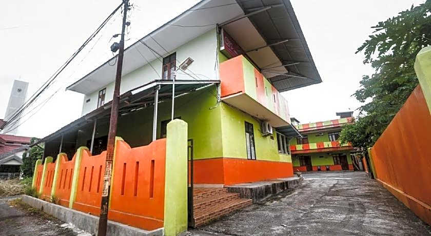 RedDoorz @ Malalayang Manado