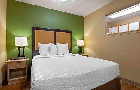 1 Queen Bed | Suite, Non-Smoking, Kitchen