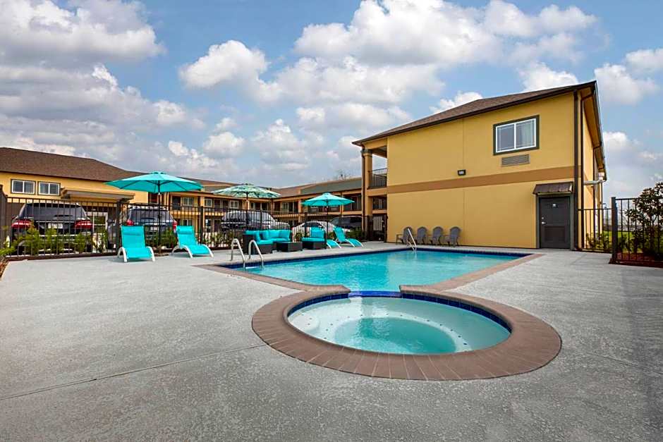 Days Inn & Suites by Wyndham La Porte