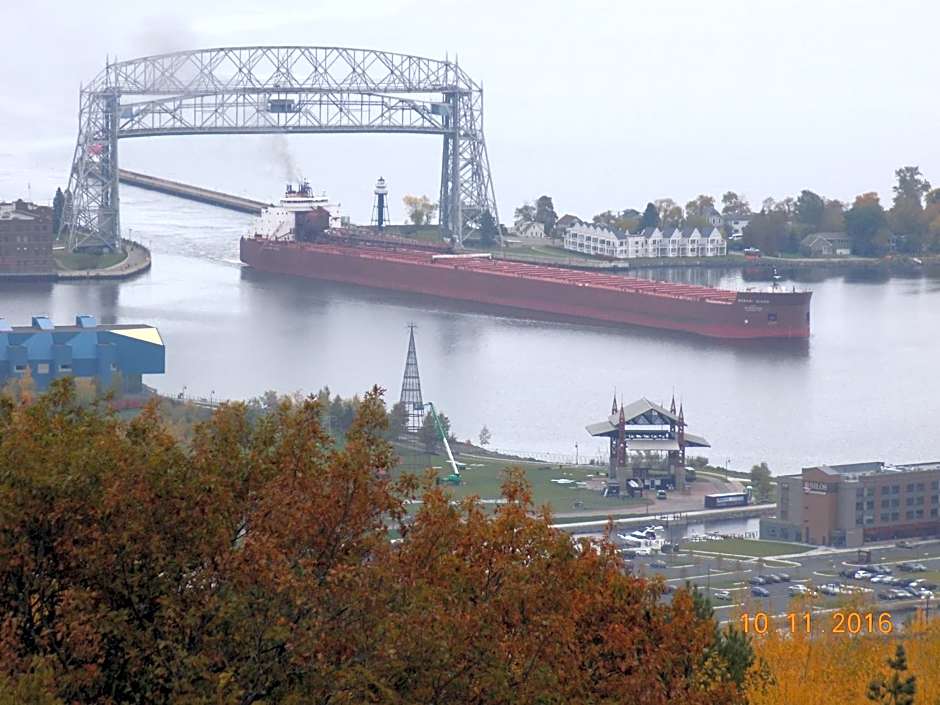 Fairfield Inn & Suites by Marriott Duluth Waterfront