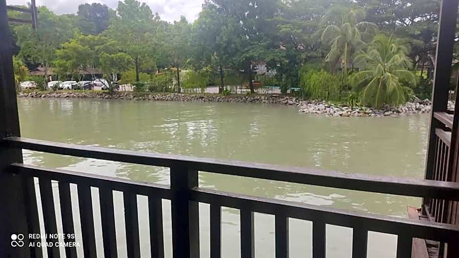 Villa Dalam laut 530