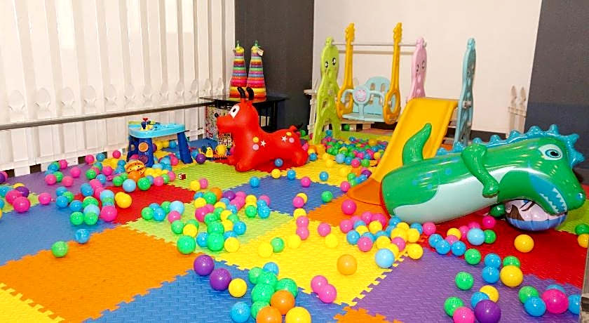 Arthitaya Green Nature Hotel & Lakkhana Poolside Resort