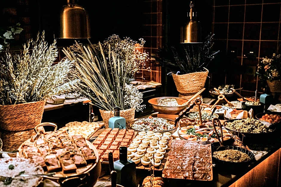 Brach Madrid - Evok Collection