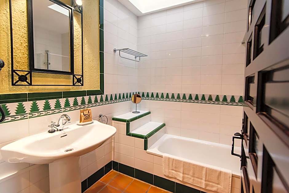 Hospedium Hotel La Parada del Compte