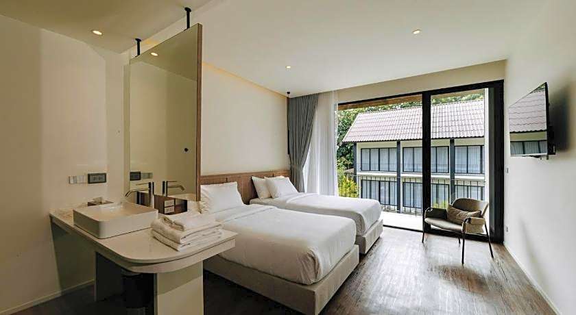 Shanti-Retreat Hotel