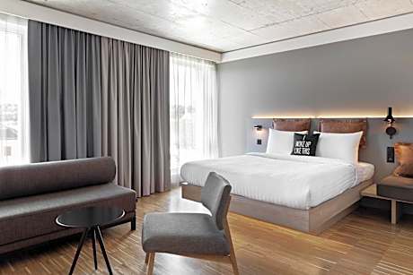 Moxyfied Family Sleeper, City view