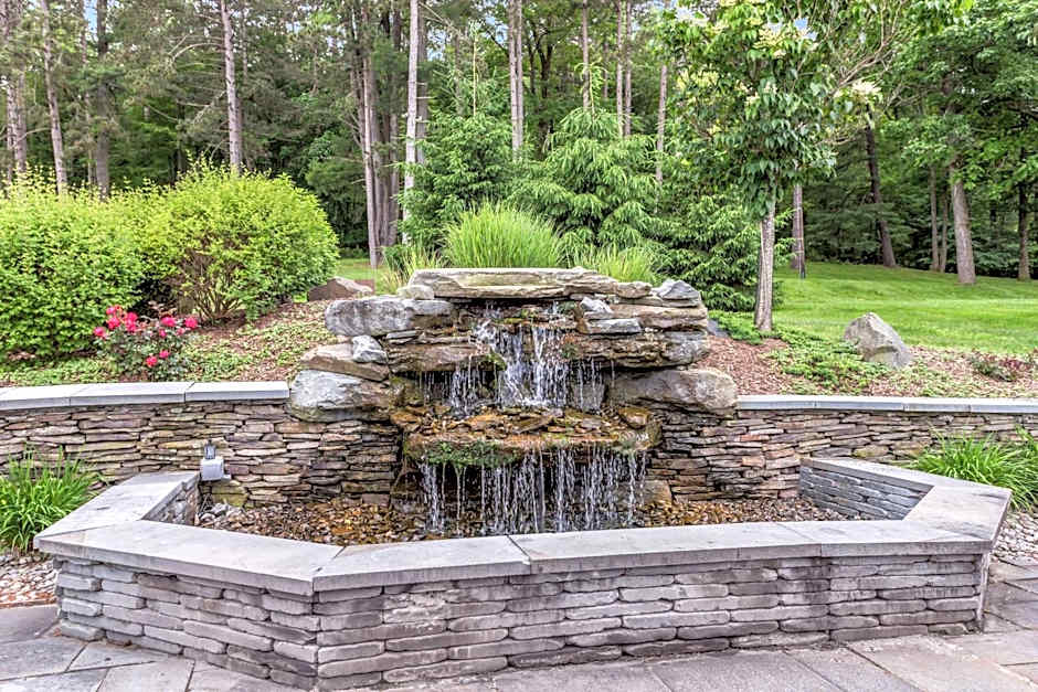 Traditions Hotel & Spa Johnson City - Binghamton, an Ascend Collection Hotel