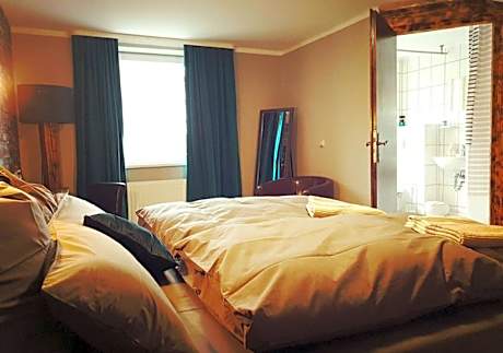 Double or Twin Room with Shower