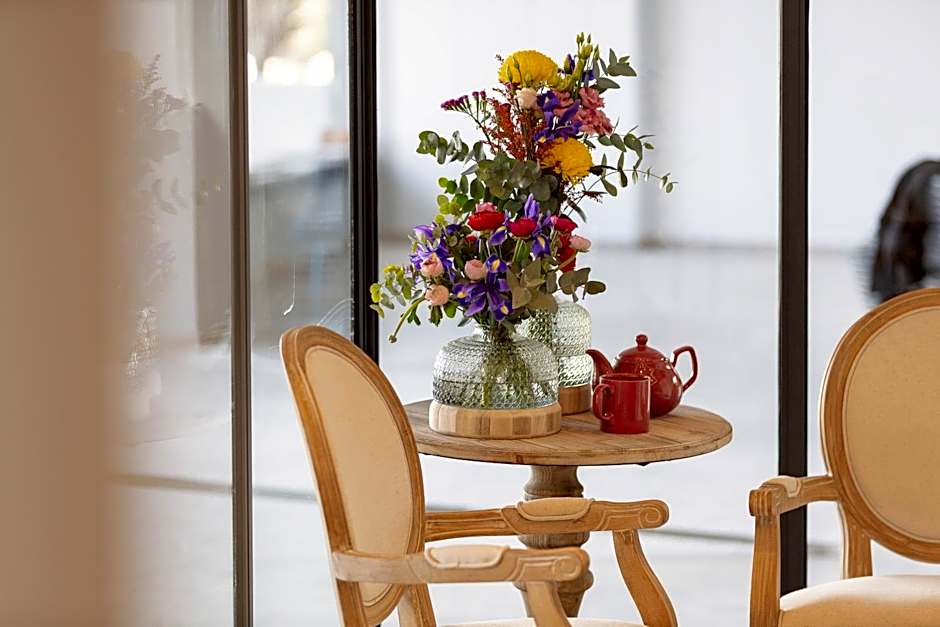 Lines Concept Accommodation