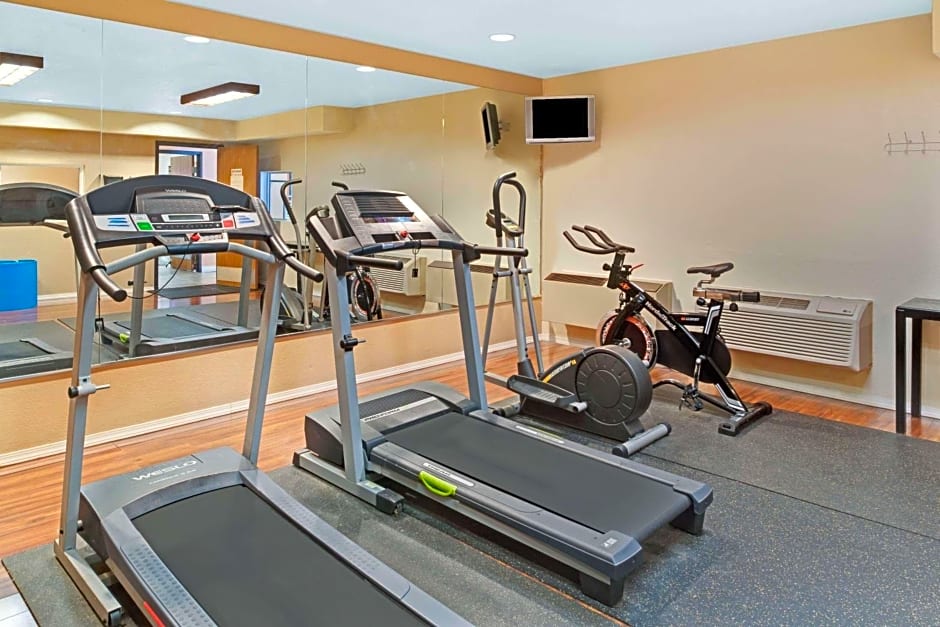 Super 8 by Wyndham Spokane/West