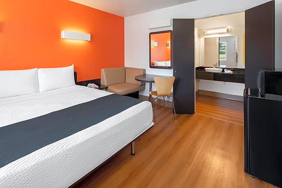 Studio 6 Suites Carpinteria, CA Santa Barbara South