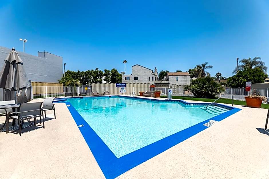 Holiday Inn Express Van Nuys By IHG