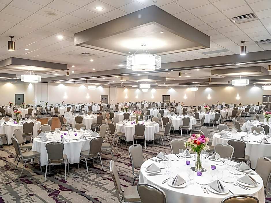 Crowne Plaza Milwaukee South By IHG