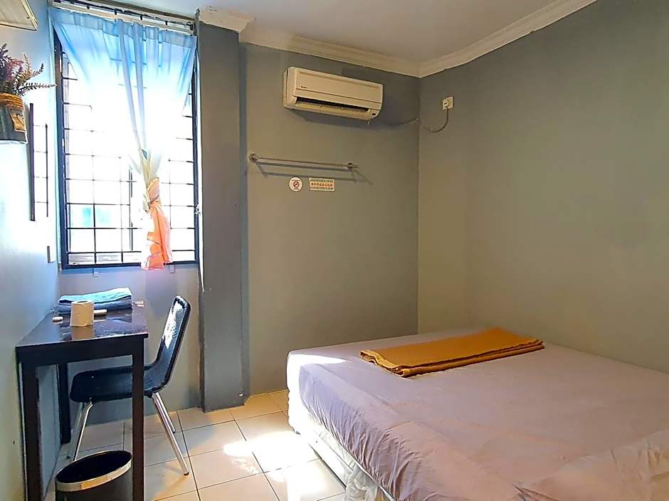 OYO 90997 Hoover Room