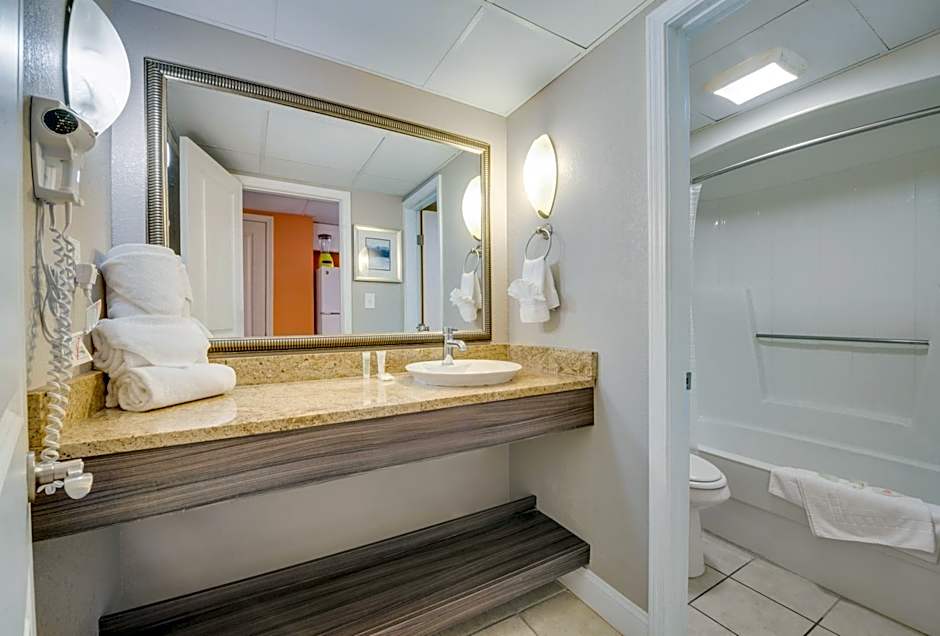 Direct oceanfront, separate bedroom condo, 9th floor, unbelievable views!