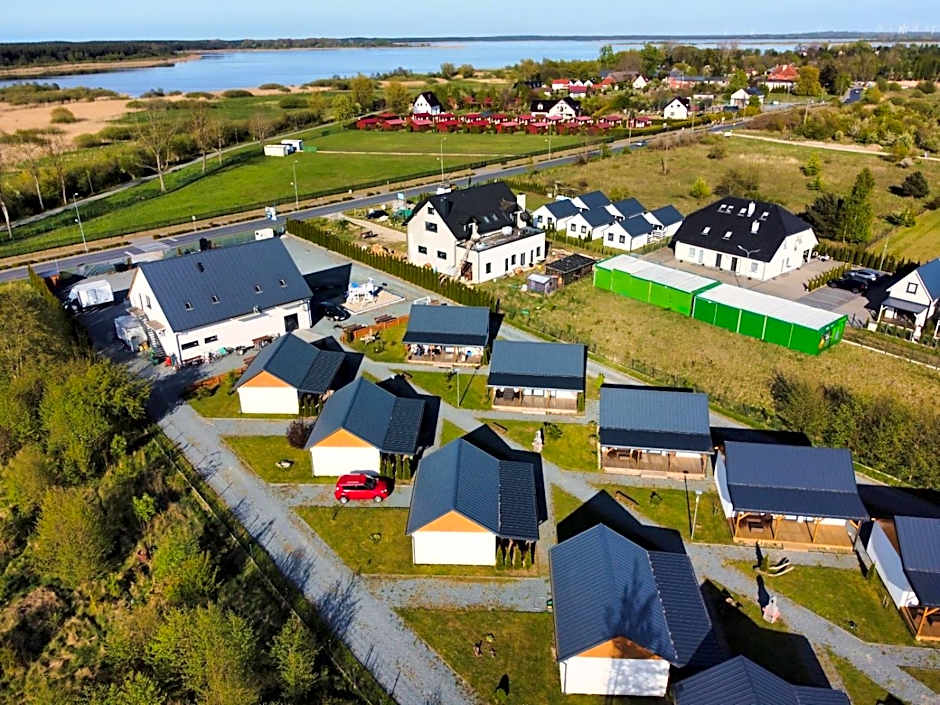 Zakatek Baltyku - domki nad morzem i jeziorem