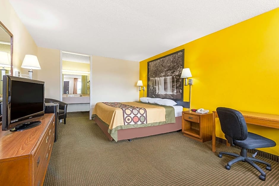Super 8 by Wyndham Williamsburg