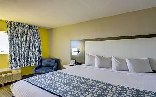 Emerald Coast Inn & Suites