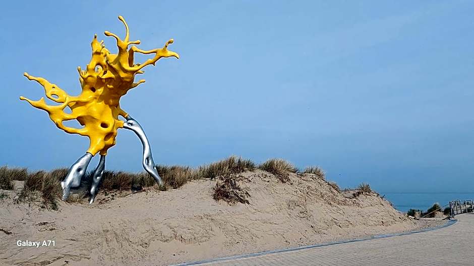 Hotel Westendia and Free Parking Top Breakfast