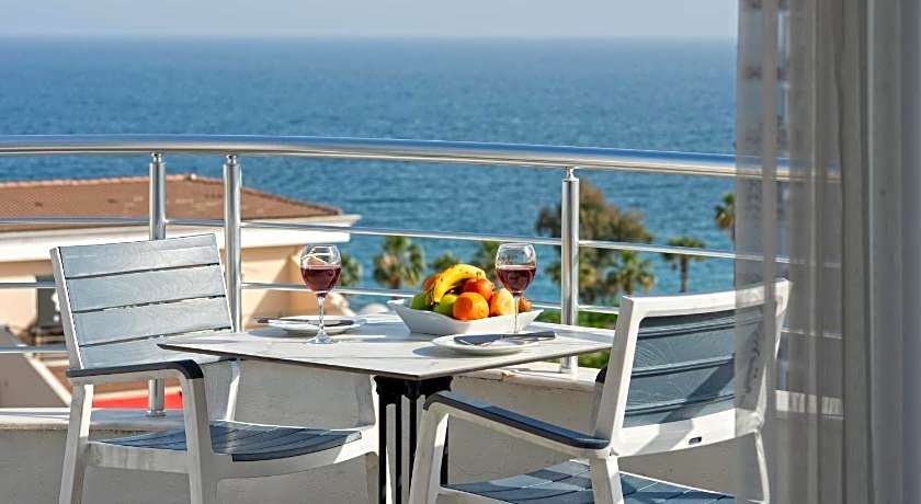 Citrus Luna Suite Hotel