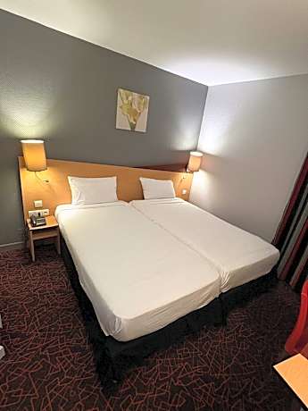 Twin Room with Spa Access