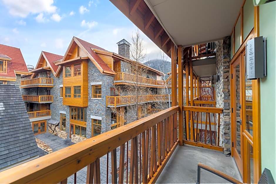 Moose Hotel and Suites