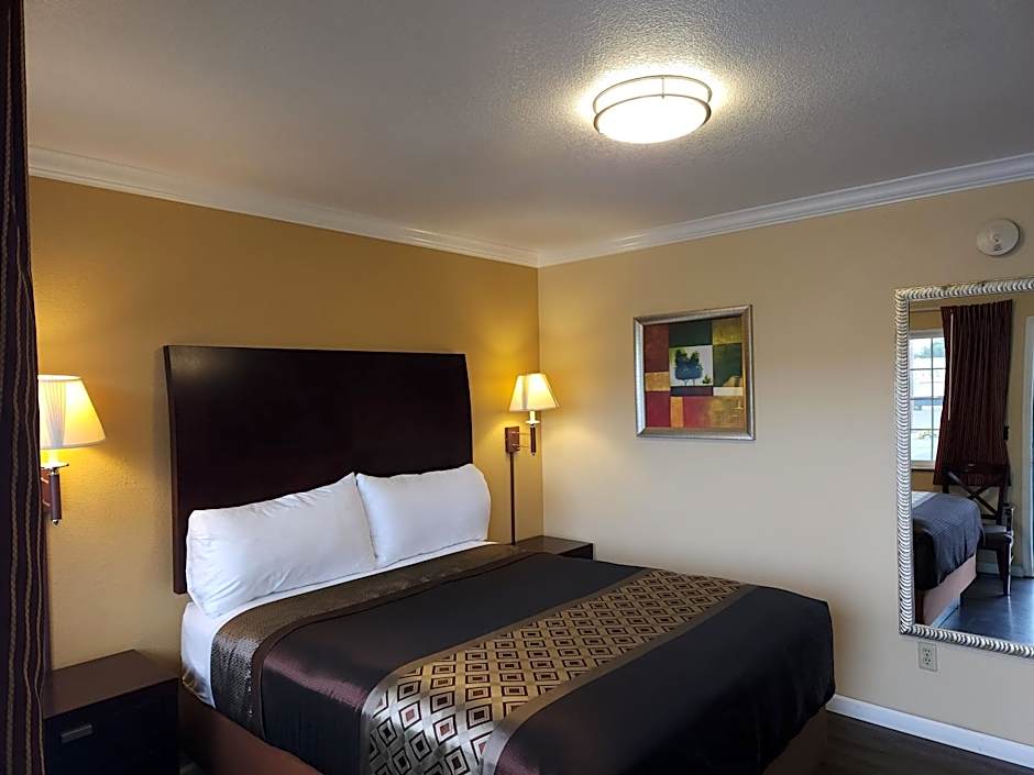 Photo 1 of 28 of Galaxie Motel