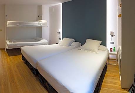 Family Room (4 Adults)