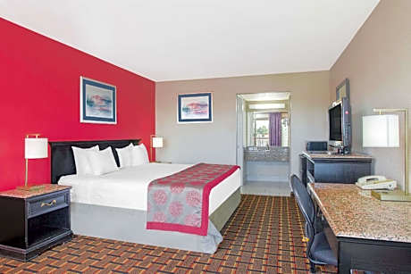 ADA Accessible Standard King Non-Smoking