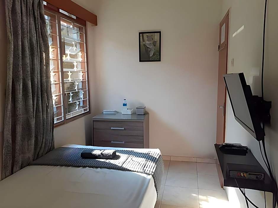 GIO Guesthouse Bogor (perlu bukti nikah)