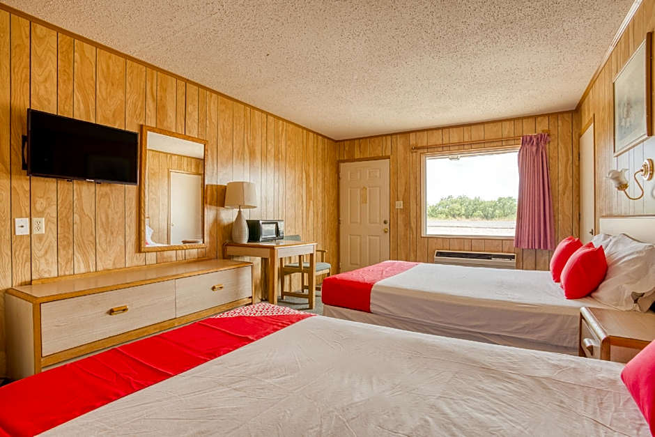 OYO Hotel Breckenridge TX Hubbard Creek Lake