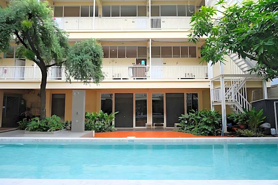 Feung Nakorn Balcony