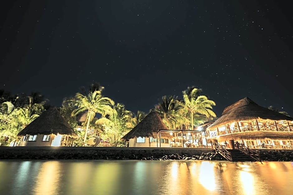 Las Nubes De Holbox