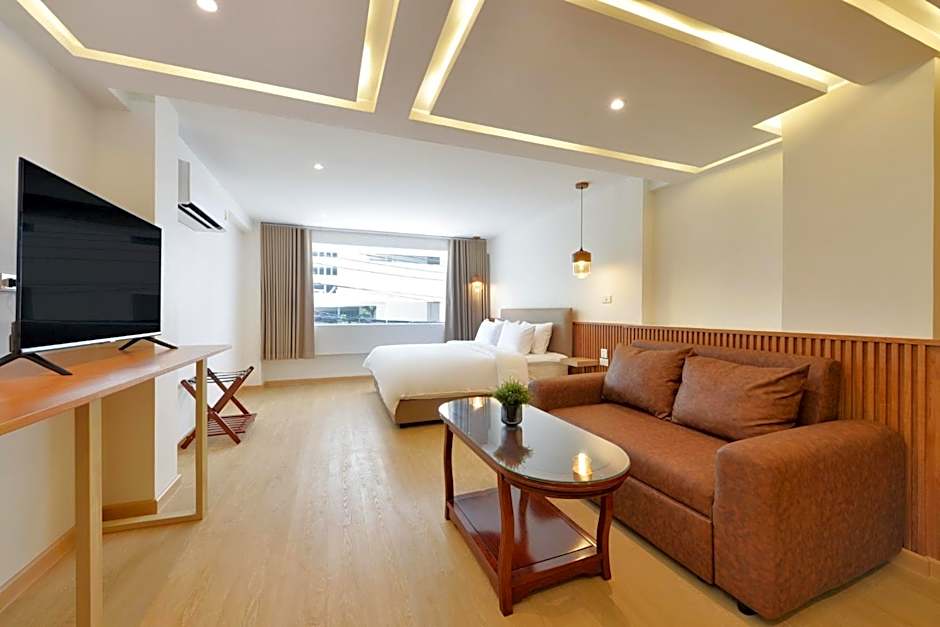 Ratchathewi Hyde Away