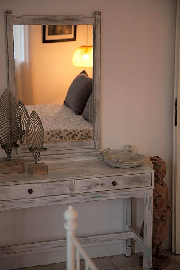 Rhodes Backpackers Boutique Hostel and Apartments