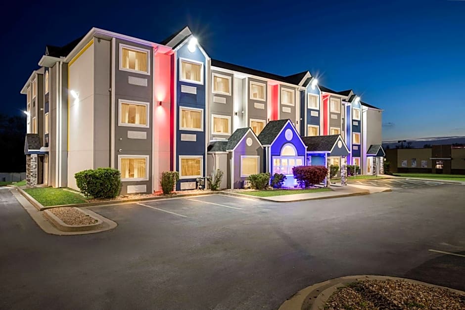 Microtel Inn & Suites by Wyndham Tulsa  Catoosa/Route 66