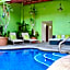 Hotel La Guaria Inn & Suites