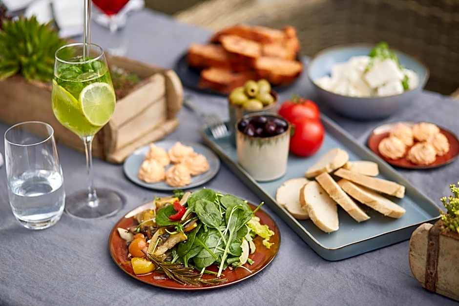 Schloss Kaarz mit Park