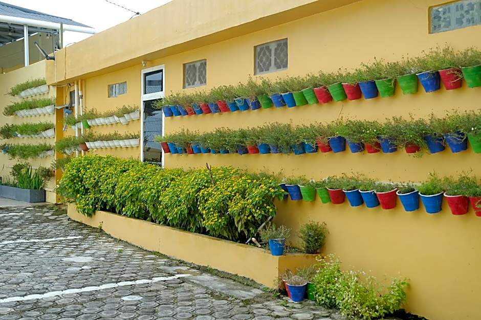 Joyful Hotel