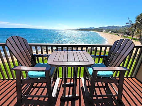 Stunning Oceanfront Condo - The Seashore Hideaway, Wailua Bay View, Unit 208, Kapaa
