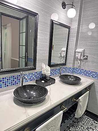 Vườn Vua resort &Villas Thanh Liên BW42